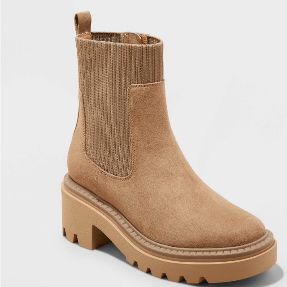 NWT Women's Kyrie Chunky Heel Ankle Sock Boots with Memory Foam Insole Size 9